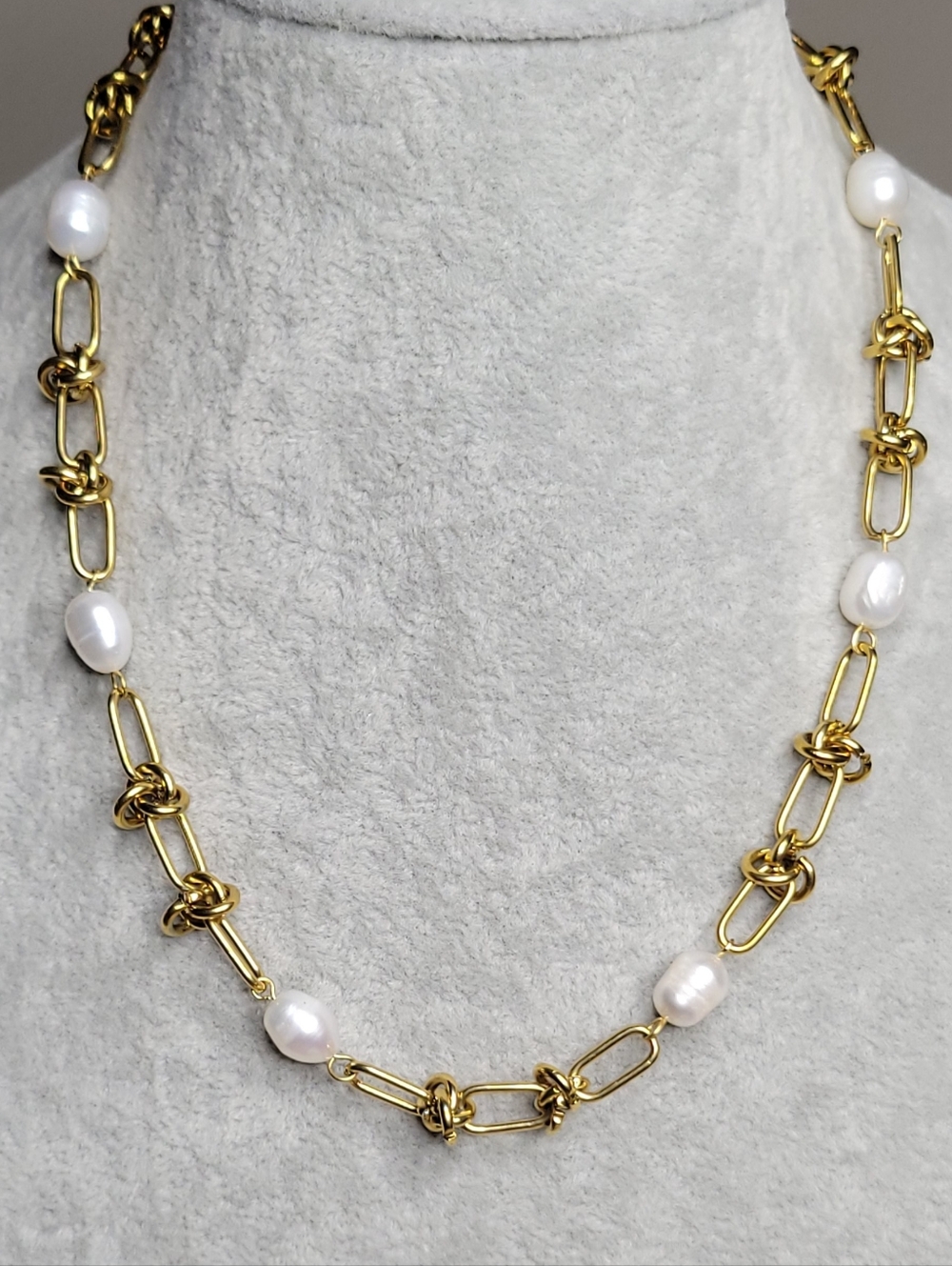 Gorgeous Mavilo Freshwater Pearl Gold-Plated Necklace